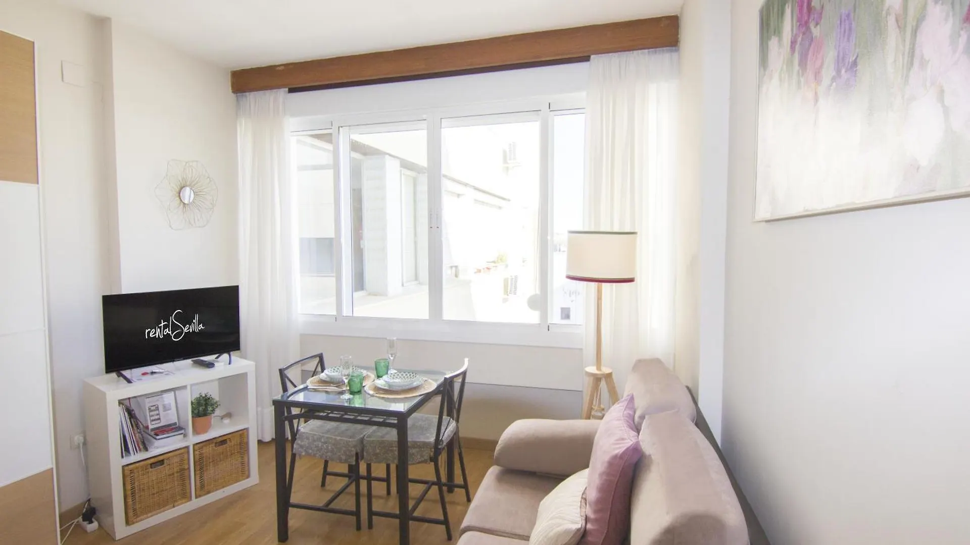 RentalSevilla Emblemático apartamento en la Campana 0*, Sevilla